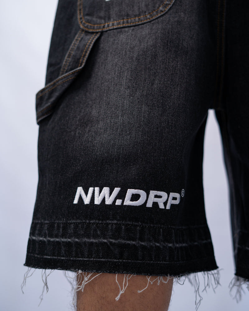 WIDE SHORT WASHED BLACK BOX LOGO