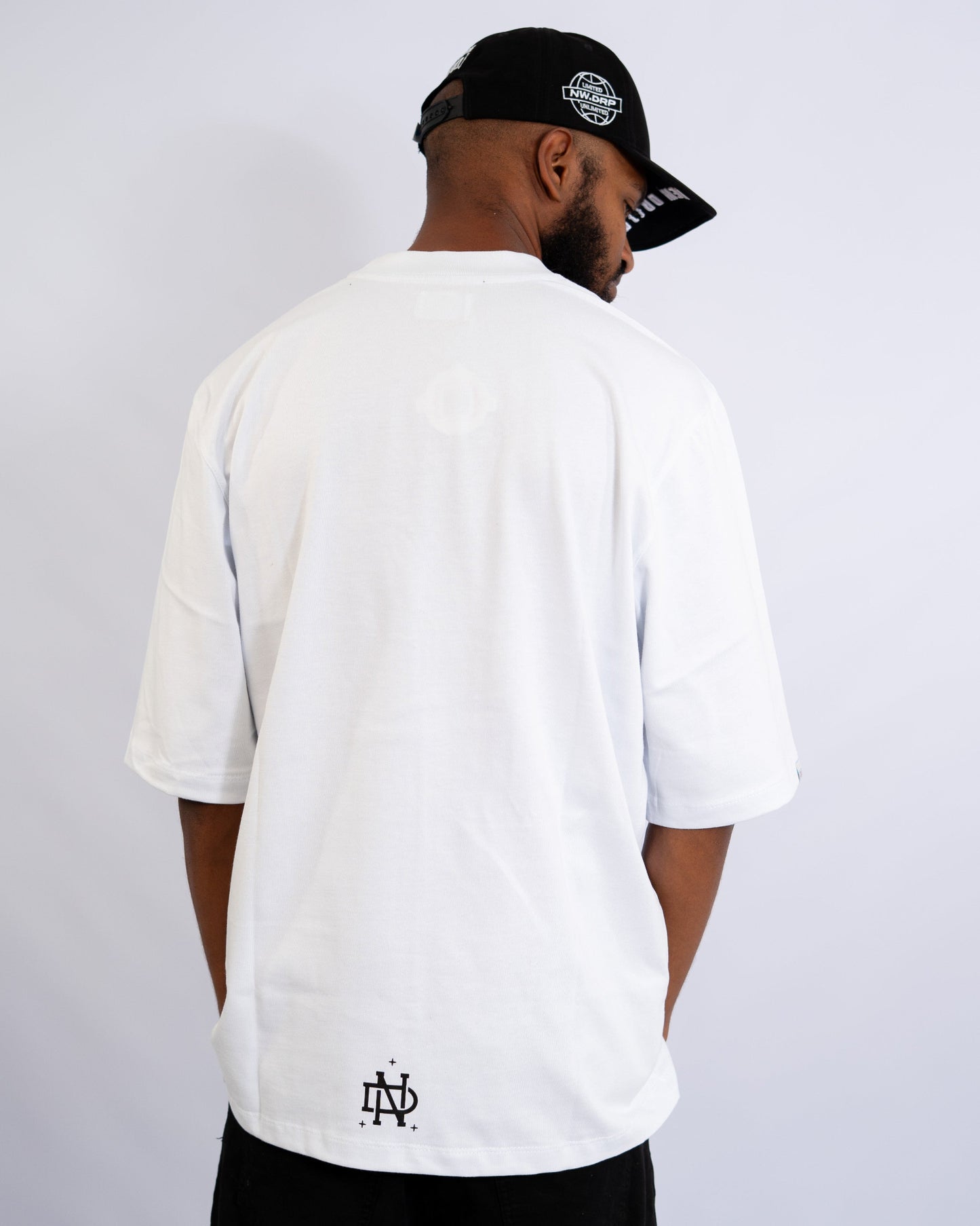 T SHIRT WHITE BASIC AND T SHIRT BLACK BASIC