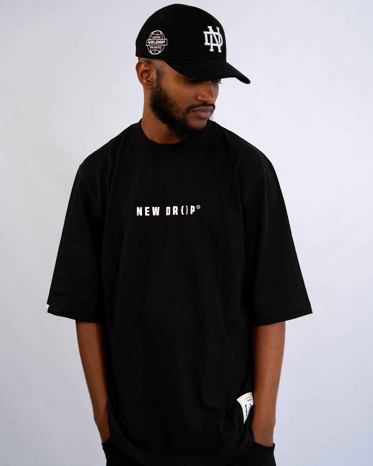 T SHIRT WHITE BASIC AND T SHIRT BLACK BASIC