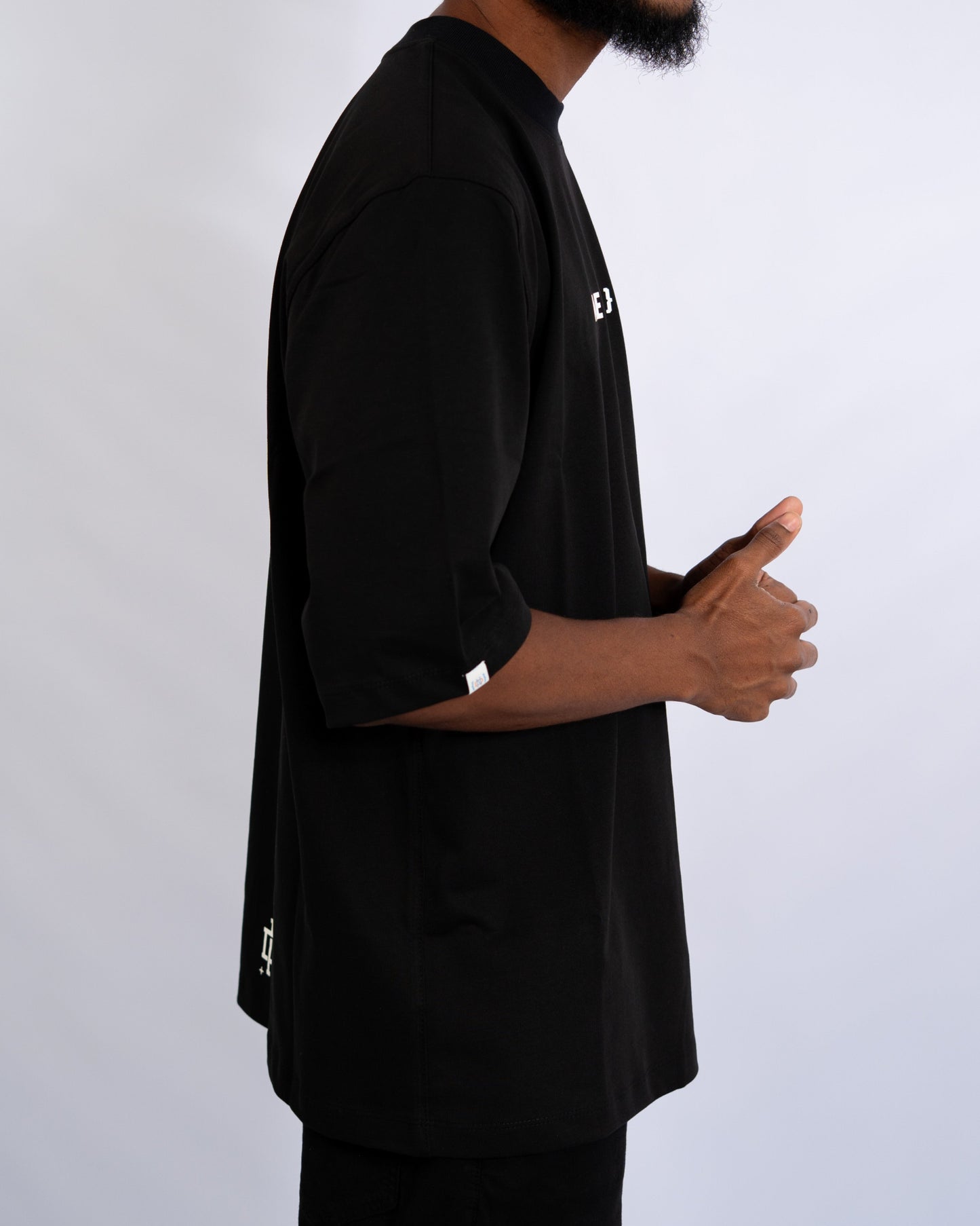 T SHIRT WHITE BASIC AND T SHIRT BLACK BASIC