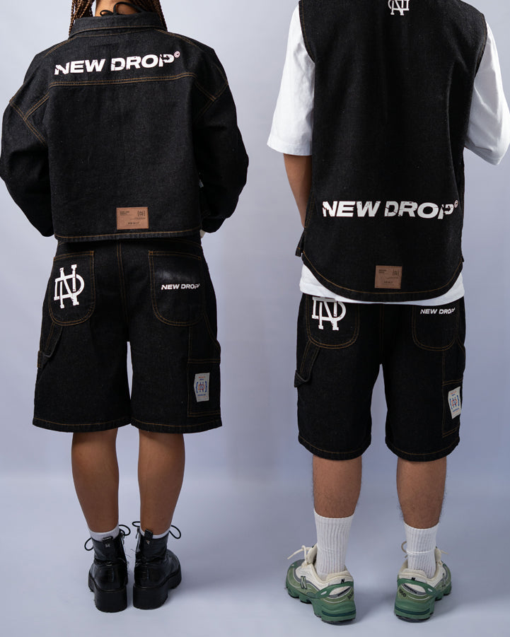 WIDE SHORT WASHED BLACK BOX LOGO