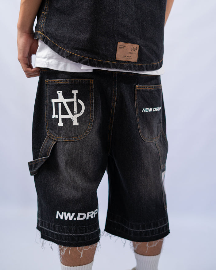 WIDE SHORT WASHED BLACK BOX LOGO
