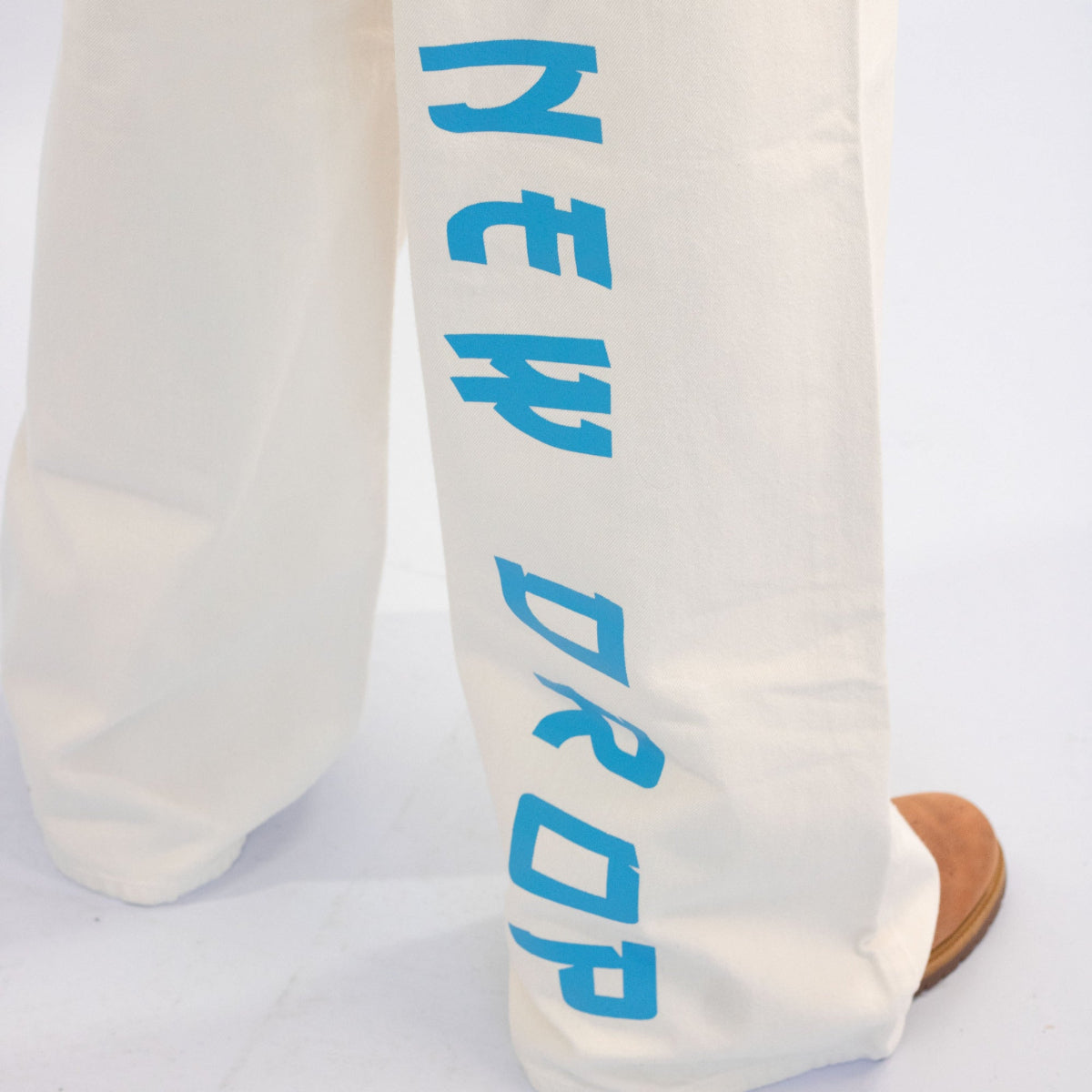 MENS WIDE JEANS WASHED BLUE BOX LOGO